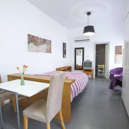 St. Lazaros Apartmán *